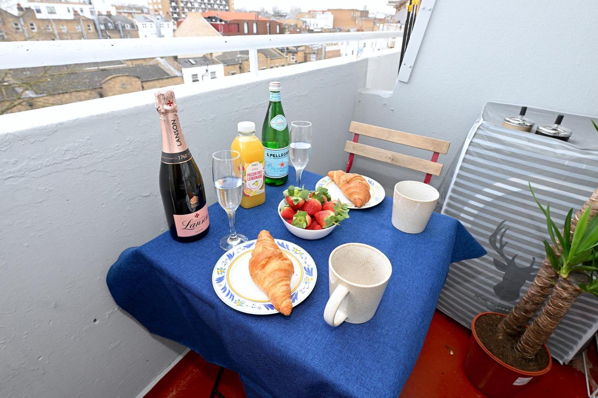Superb 4 Bedroom Flat In The Heart Of Camden Town Londres Extérieur photo